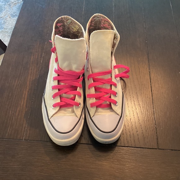 Beautiful converse - Picture 5 of 6